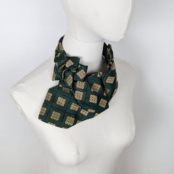 Ogsplosh Women's Fall Vintage Green and Cream Ascot Tie - Picture 5 of 8